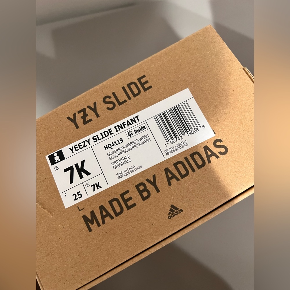 Brand New Yeezy Toddler Slides - Glow Green / Neon